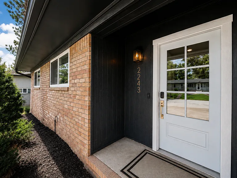 2243 N Hummingbird Ln — Photo 3