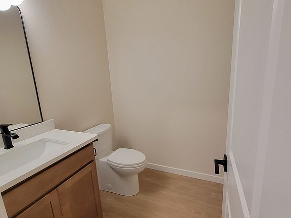 1/2 Bathroom off the kitchen
