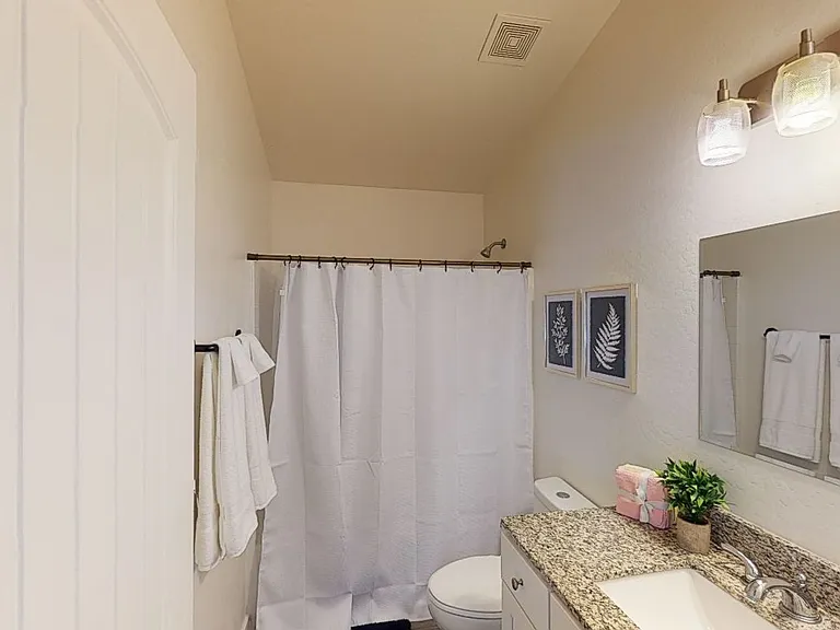 561 N 10th Pl — Photo 20