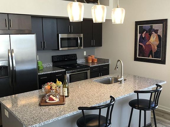 Kitchen breakfast bar
