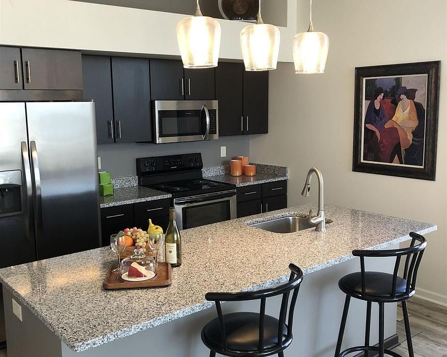 Kitchen breakfast bar