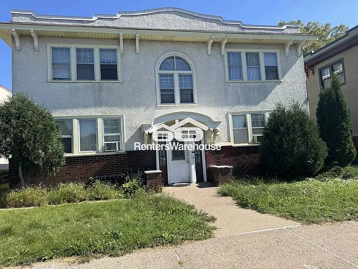 Building Photo - 3925 Chicago Ave #1