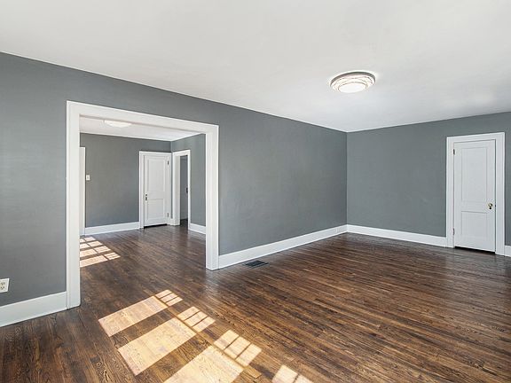5th image of 135 Elmwood St NE