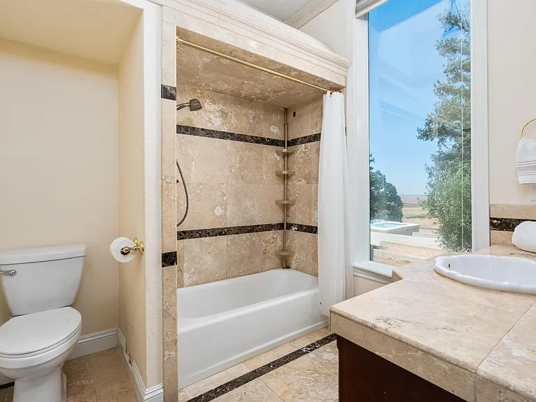 14215 Killarney Dr — Photo 42