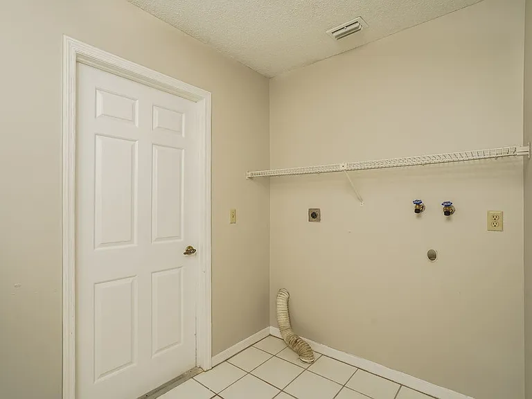 6514 Flora Way — Photo 13