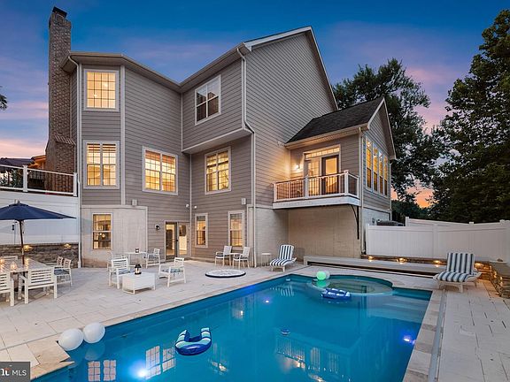 4th image of 2021 Drovers Ln