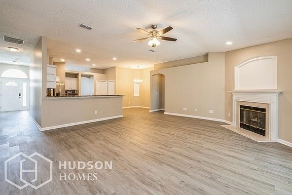5th image of 1258 Summit Oaks Dr W