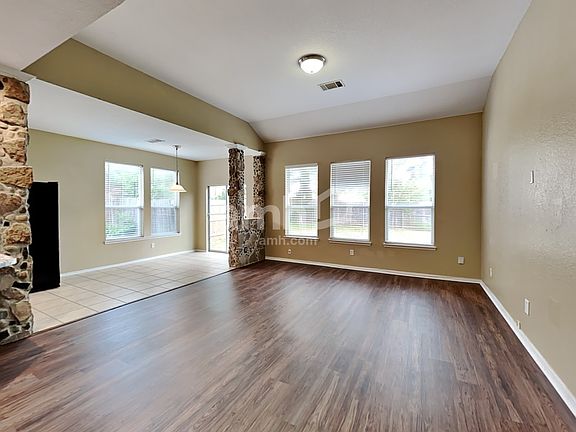 3rd image of 8069 Plateau Dr