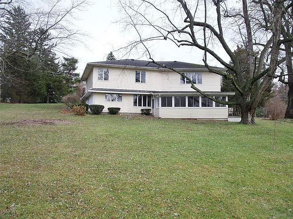 3rd image of 6195 Willow Dr