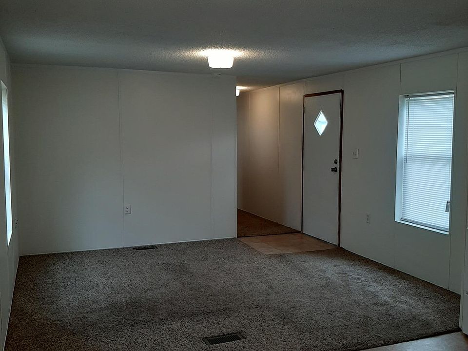 2nd image of 8334 Montgomery Cir