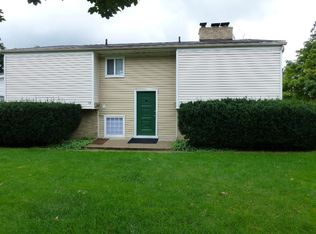132 Marsh Dr, Grand Ledge, MI 48837