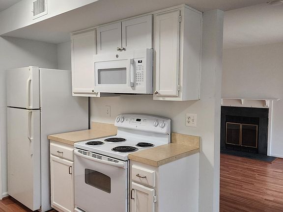 3rd image of 20225 Shipley Ter APT 102