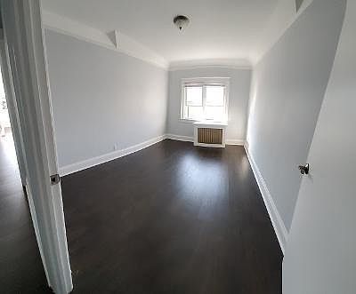 2nd image of 669 Clarence Ave