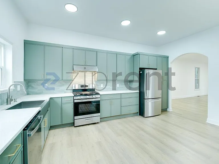 615 S Yakima Ave — Photo 8