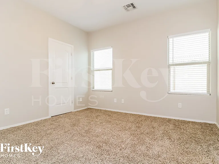 19280 W Madison St — Photo 10