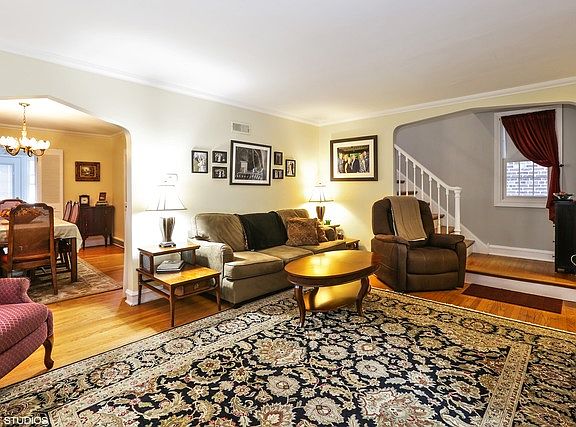 4th image of 5659 N Maplewood Ave