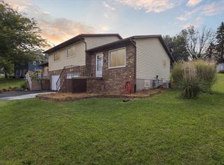 206 27th St, Monroe, WI 53566