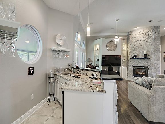 3rd image of 13020 Riverwalk Cir