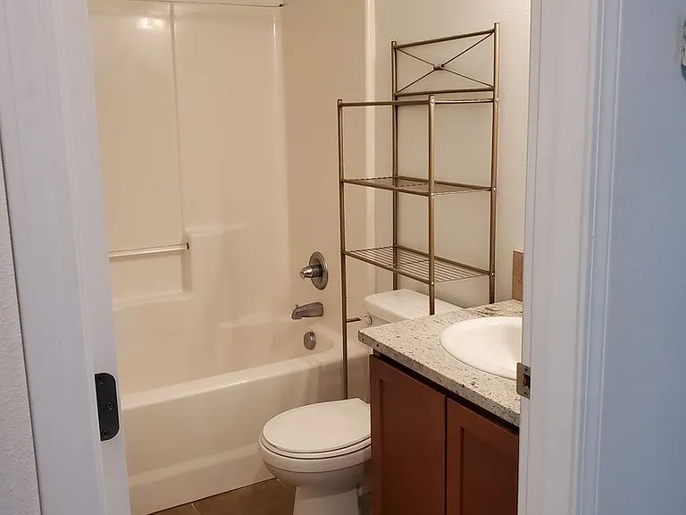 611 3rd Ave NE — Photo 7