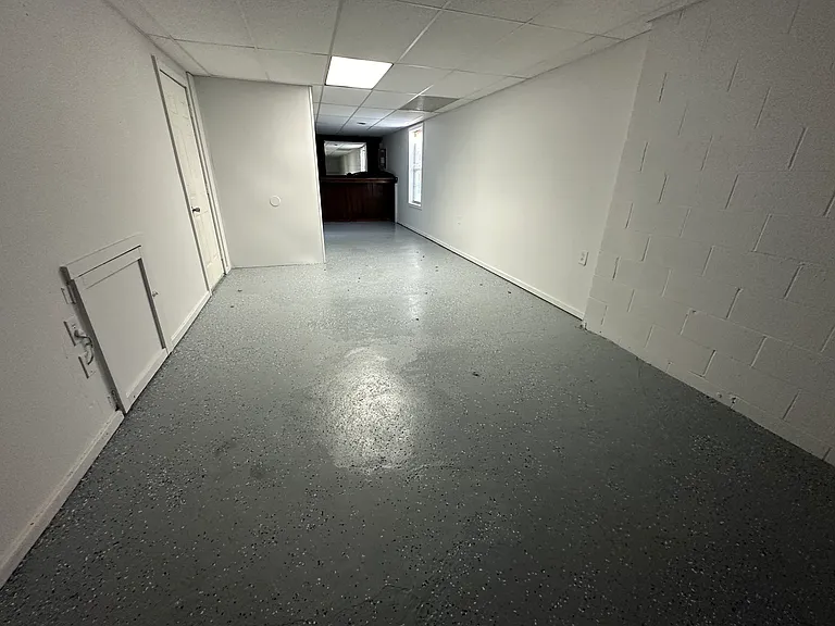 1213 Leslie Ct — Photo 11