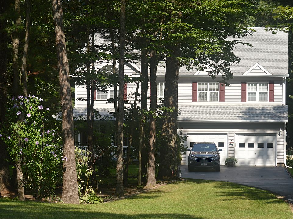 1st image of 17 Barrington Dr