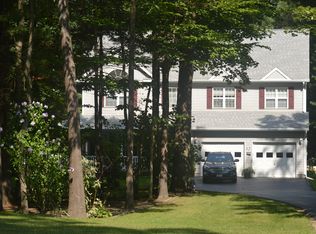 17 Barrington Dr, Gansevoort, NY 12831