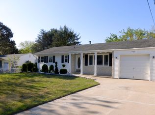 955 Utah Dr, Toms River, NJ