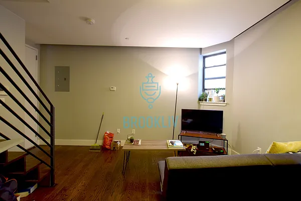 Rented by null | media 4