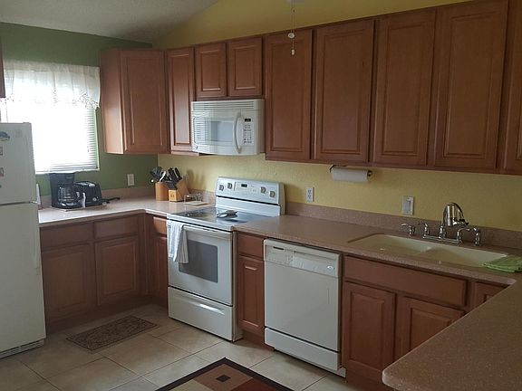 3rd image of 203 Ocean Park Ln