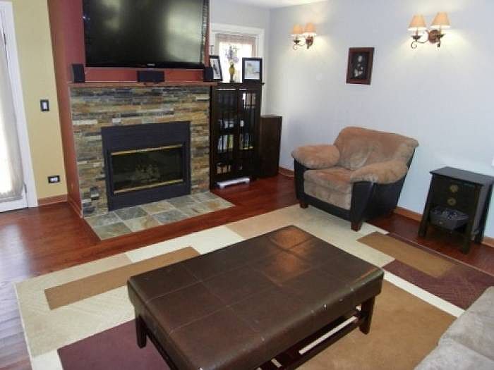 1st image of 142 Louise Ct