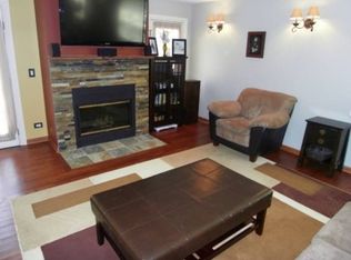 142 Louise Ct, Wood Dale, IL 60191