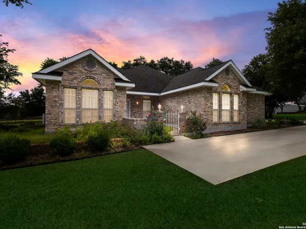 228 FAWN LANE, Floresville, TX 78114