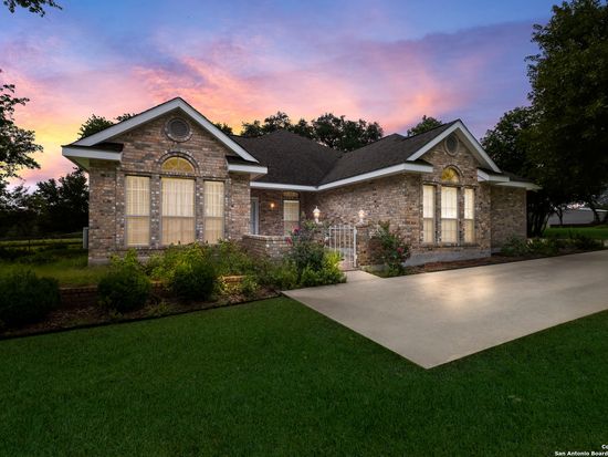 228 FAWN LANE, Floresville, TX 78114