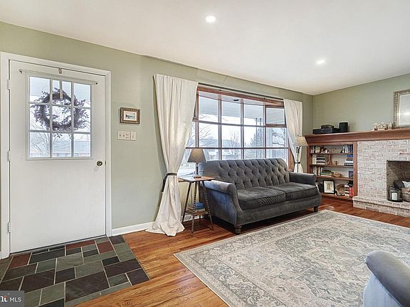 5th image of 511 Mockingbird Dr