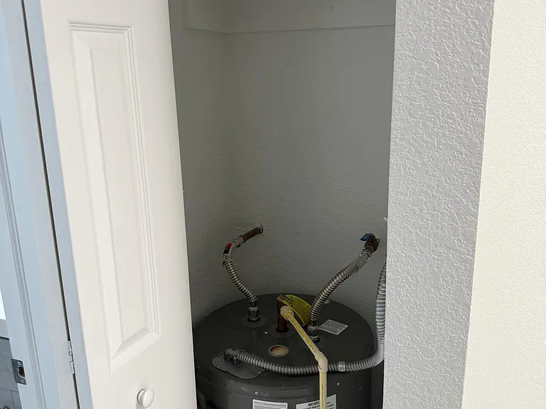 110 NW 7th Ave #18 — Photo 19