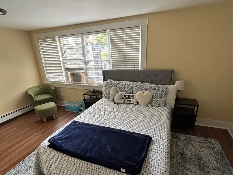 28 Homestead Ave — Photo 1