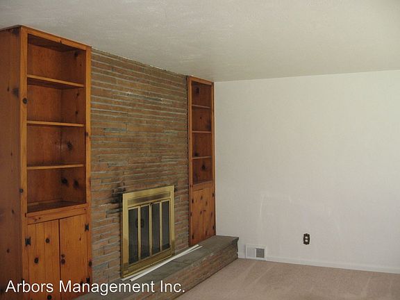 4th image of 644 Moreland Dr