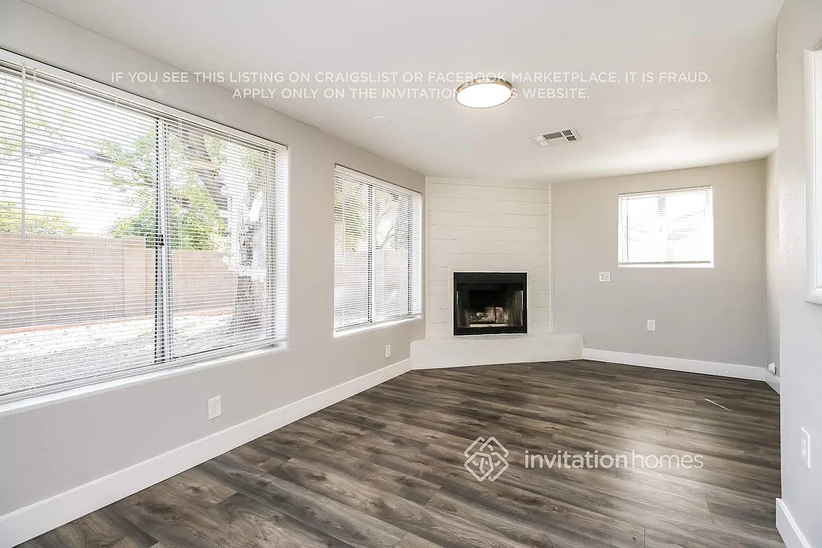 Building Photo - 11219 N 41st Ave