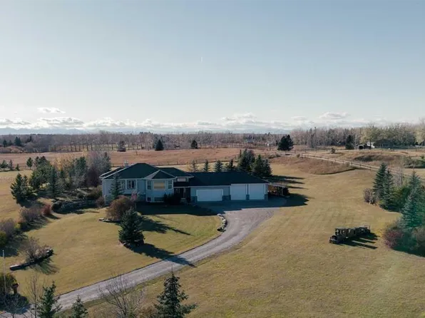 59 N Gray Way, Rocky View County, AB T3R 1K7