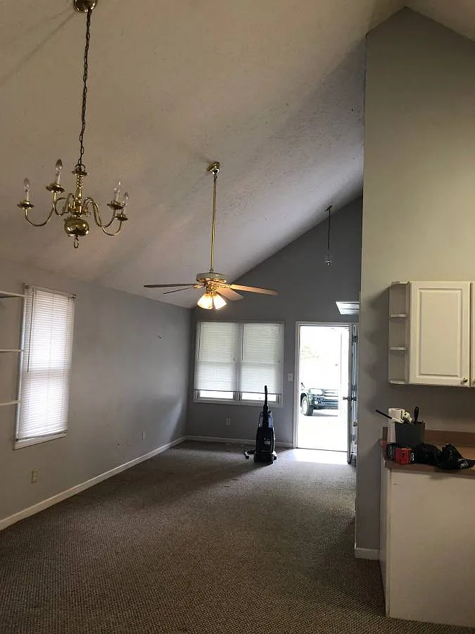 2 bed, 876 sqft, $1,200 — Photo 1