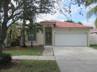 650 NW 182nd Way, Hollywood, FL 33029