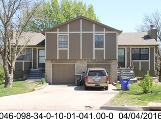 118 S Saxony Dr, Olathe, KS 66061