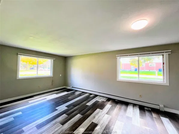 55 Saint Anthony St #4, Chatham Kent, ON N7M 3Y1