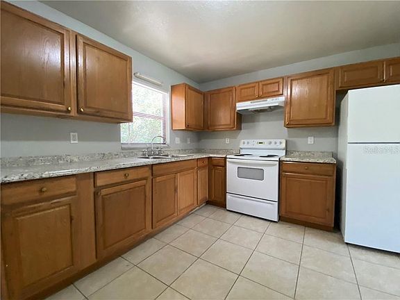 3rd image of 1213 Pleasant Oaks Ct