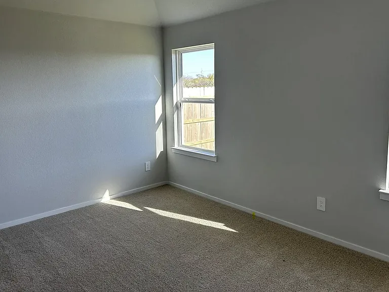 310 Randall Pl — Photo 9