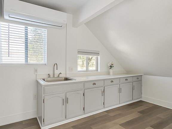 5th image of 122 E Avenue 43 #2
