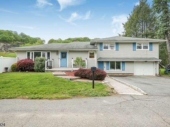 2nd image of 22 Federal Hill Rd