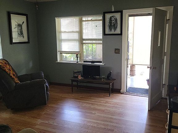 3rd image of 512 NE 5th St