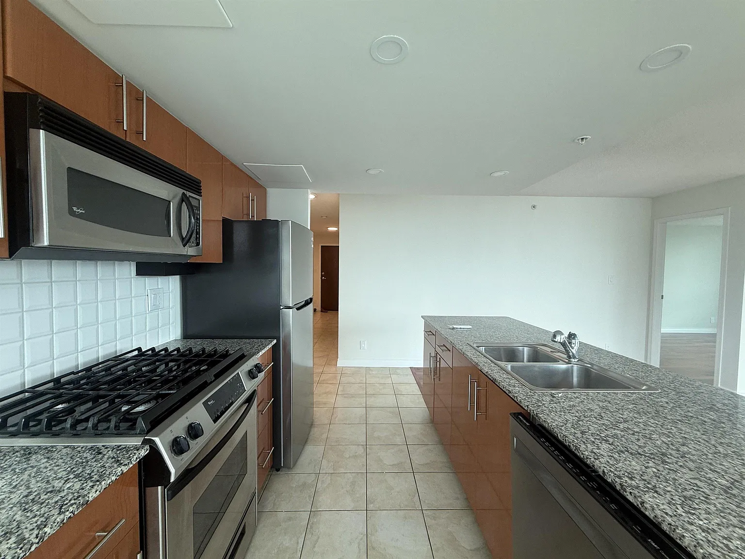 2 bed, 1186 sqft, $4,100 — Photo 1