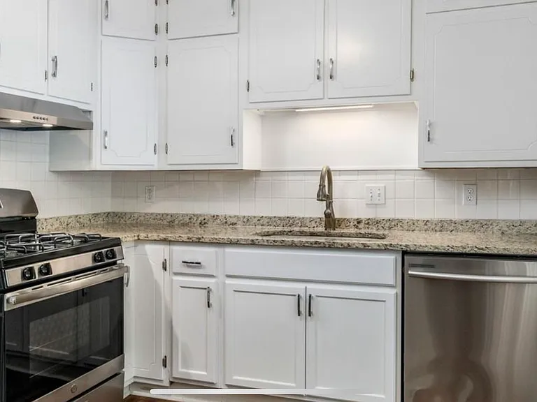 4039 Montclair Rd — Photo 10